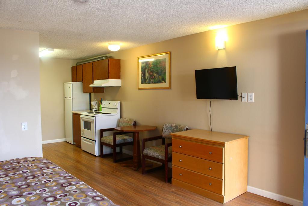 Days Inn By Wyndham Lakewood South Tacoma Pokoj fotografie