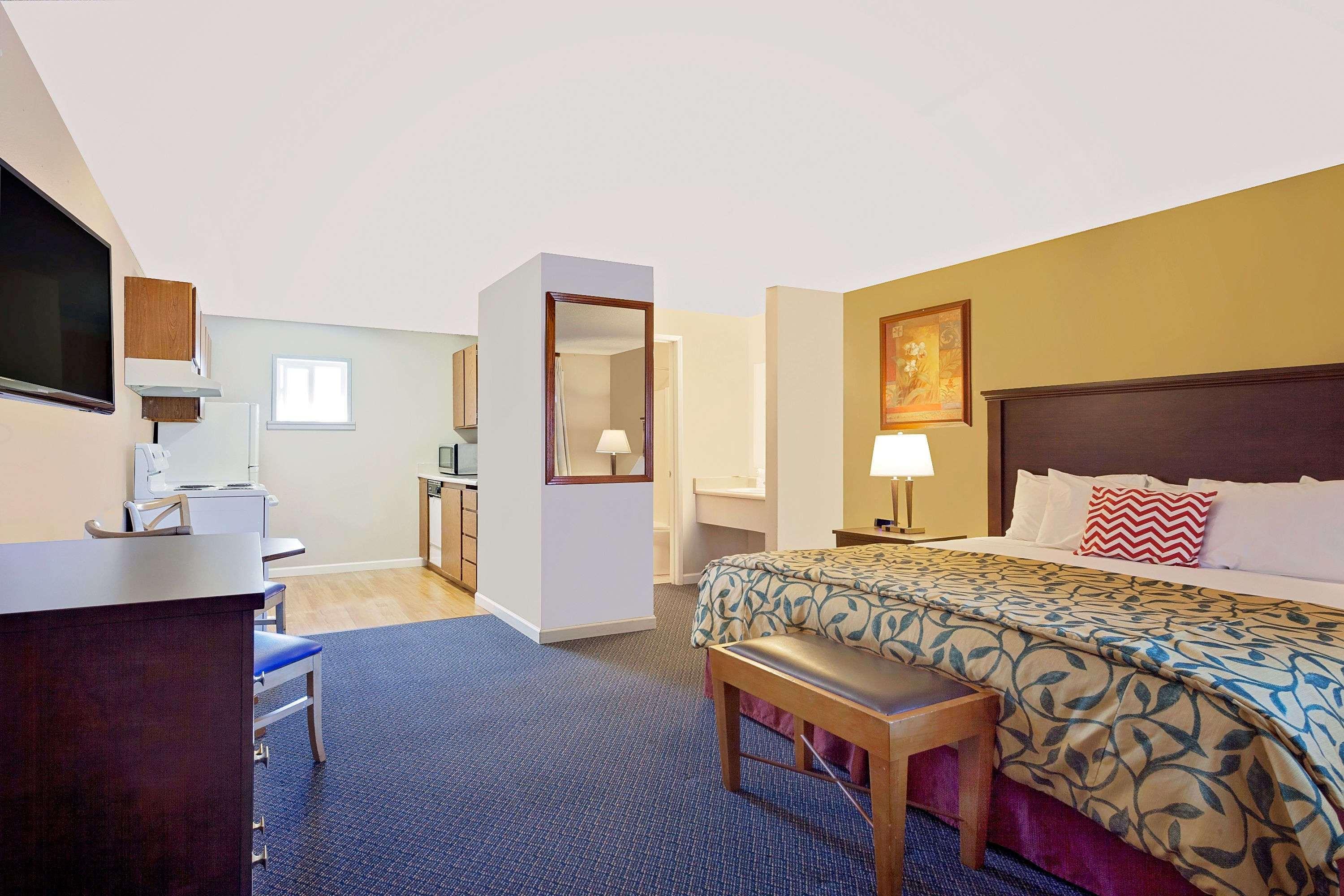 Days Inn By Wyndham Lakewood South Tacoma Exteriér fotografie