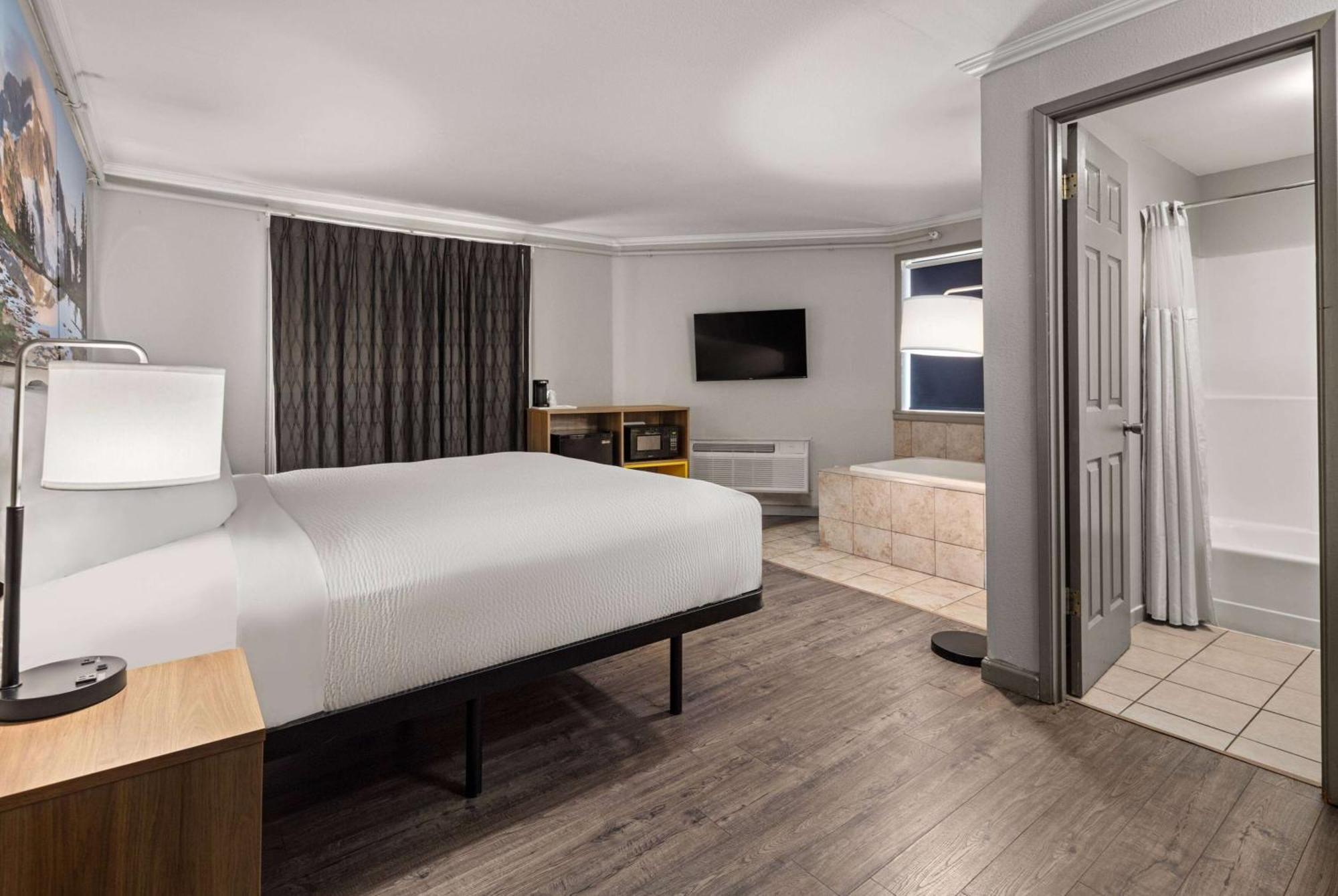 Days Inn By Wyndham Lakewood South Tacoma Exteriér fotografie
