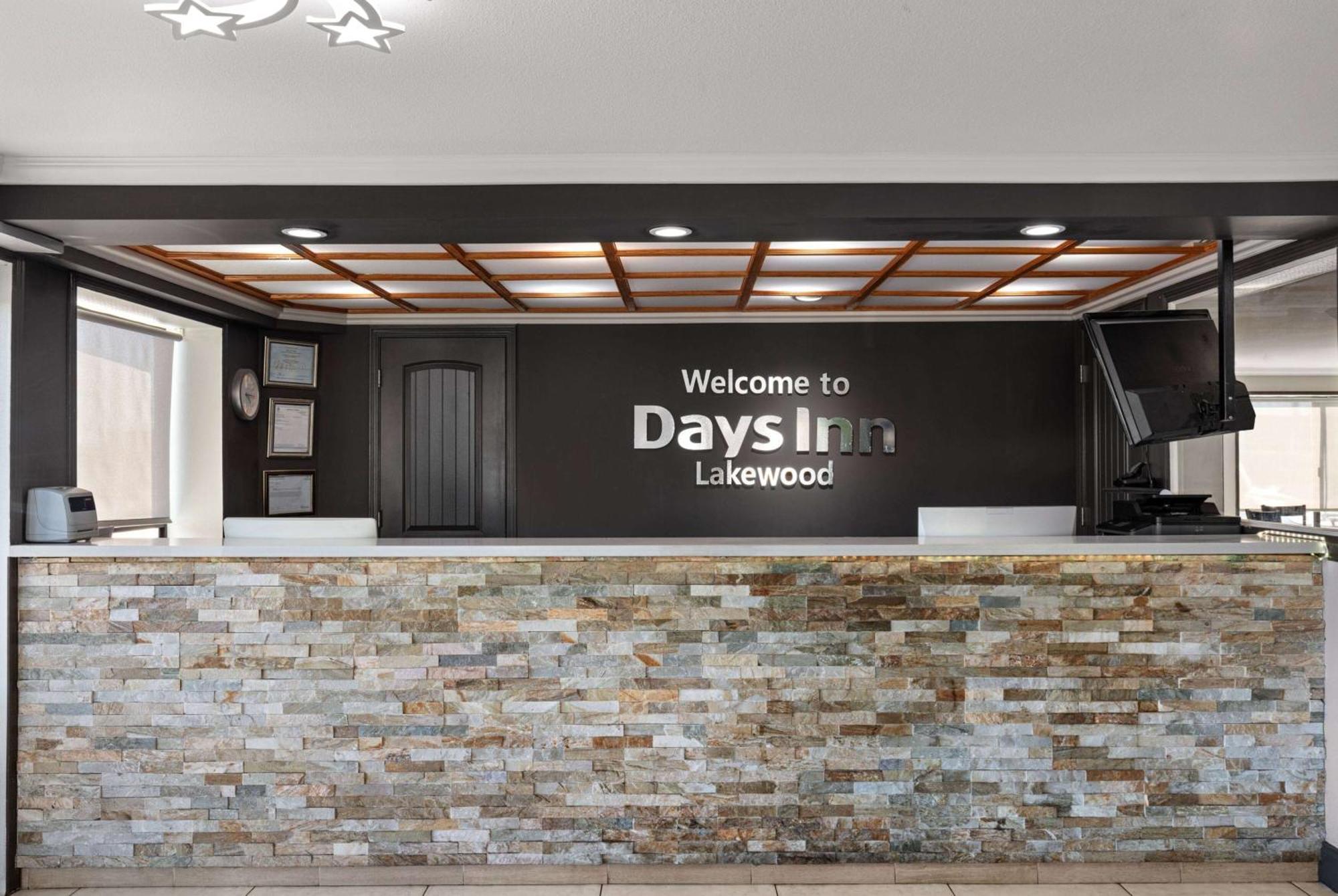 Days Inn By Wyndham Lakewood South Tacoma Exteriér fotografie